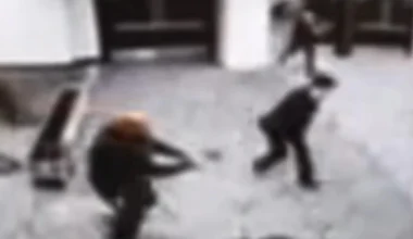 Η στιγμή που ο δράστης της απόπειρας δολοφονίας του Ν.Τραμπ τρέχει και πυροβολεί στην δεξίωση (βίντεο)