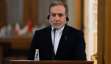 Α.Αραγτσί: «Η Τεχεράνη εξετάζει το αίτημα του Ν.Τραμπ για διαπραγματεύσεις»