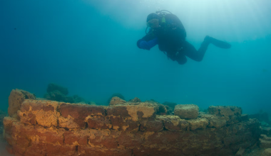 Σπουδαία ανακάλυψη στο Κιργιστάν: Βρέθηκε αρχαία πόλη άνω των 1.000 ετών κάτω από λίμνη!