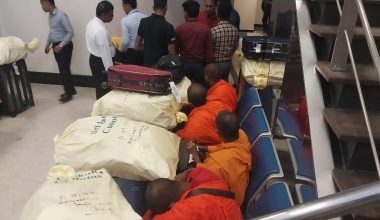 Σρι Λάνκα: Χειροπέδες σε 22 Βουδιστές μοναχούς που μετέφεραν 110 κιλά κάνναβης (βίντεο)