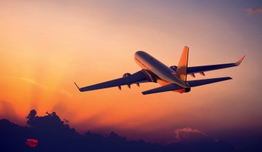 Η Ισπανία προειδοποιεί για αυξήσεις στις τιμές των αεροπορικών εισιτηρίων: «Αγοράστε τώρα»