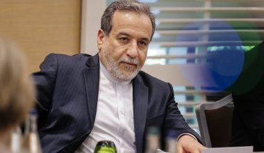 Α.Αραγτσί από Ρωσία: «Οι προσεγγίσεις των ΗΠΑ οδήγησαν στον εκτροχιασμό του προηγούμενου γύρου διαπραγματεύσεων»