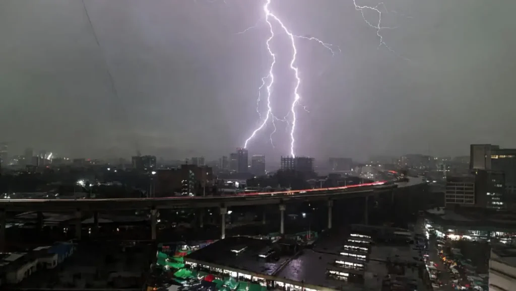 «Ομοβροντία» κεραυνών τάραξαν το Μπαγκλαντές – Τουλάχιστον 14 άνθρωποι κάηκαν ζωντανοί