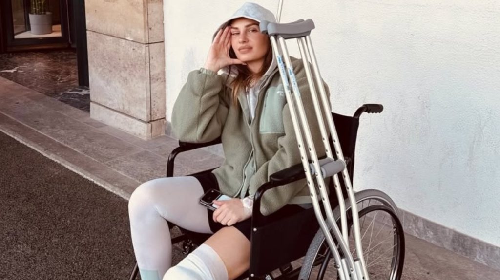 Εξιτήριο για την Κατερίνα Δαλάκα μετά τον τραυματισμό που υπέστη – Δείτε φωτογραφίες