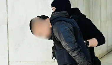 Δολοφονία στον Άγιο Δημήτριο: «Είχε μαζί του το μαχαίρι επειδή φοβόταν» λέει ο δικηγόρος του 20χρονου