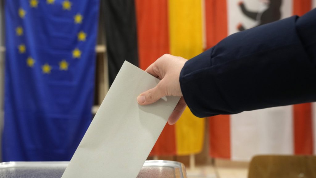 Η AfD περνά στην πρώτη θέση στη Γερμανία με 28% – Υποχωρεί η CDU/CSU στο 24%