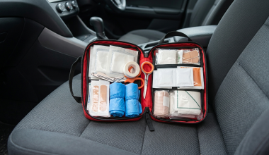 Φαρμακείο αυτοκινήτου: Ανατροπή στον κανονισμό για το 2026 – Το πήγαν για το… 2027