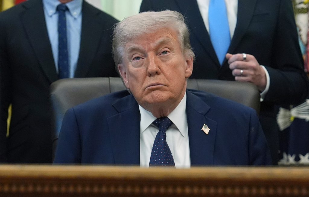 Ο Ν.Τραμπ εξοργίστηκε με δημοσιογράφο του CBS: «Δεν είμαι βιαστής – Είστε ντροπή!»