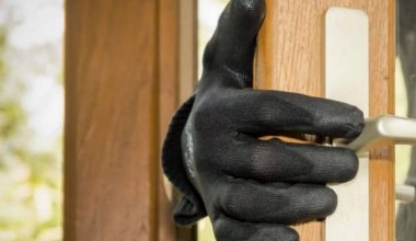 Πτολεμαΐδα: 85χρονη έβαλε 20.000 ευρώ σε μαξιλαροθήκη και τα έδωσε σε ψευτοϋπάλληλο της ΔΕΗ