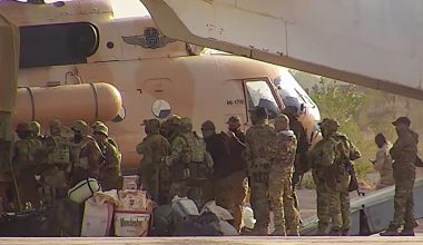 Μάλι: Εμφάνιση του ηγέτη της χώρας – Οι ρωσικές δυνάμεις του «;Africa Coprs» μάχονται σε όλες τις πόλεις (βίντεο)