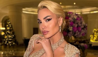 Απίστευτος YouTuber: Δεν κατάλαβε ότι καθόταν δίπλα του η Α.Παναγιώταρου – Δείτε την αντίδρασή της (βίντεο)