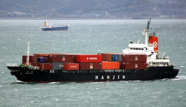 Ρεσάλτο των αμερικανικών δυνάμεων σε εμπορικό πλοίο στην Αραβική Θάλασσα: Δείτε βίντεο