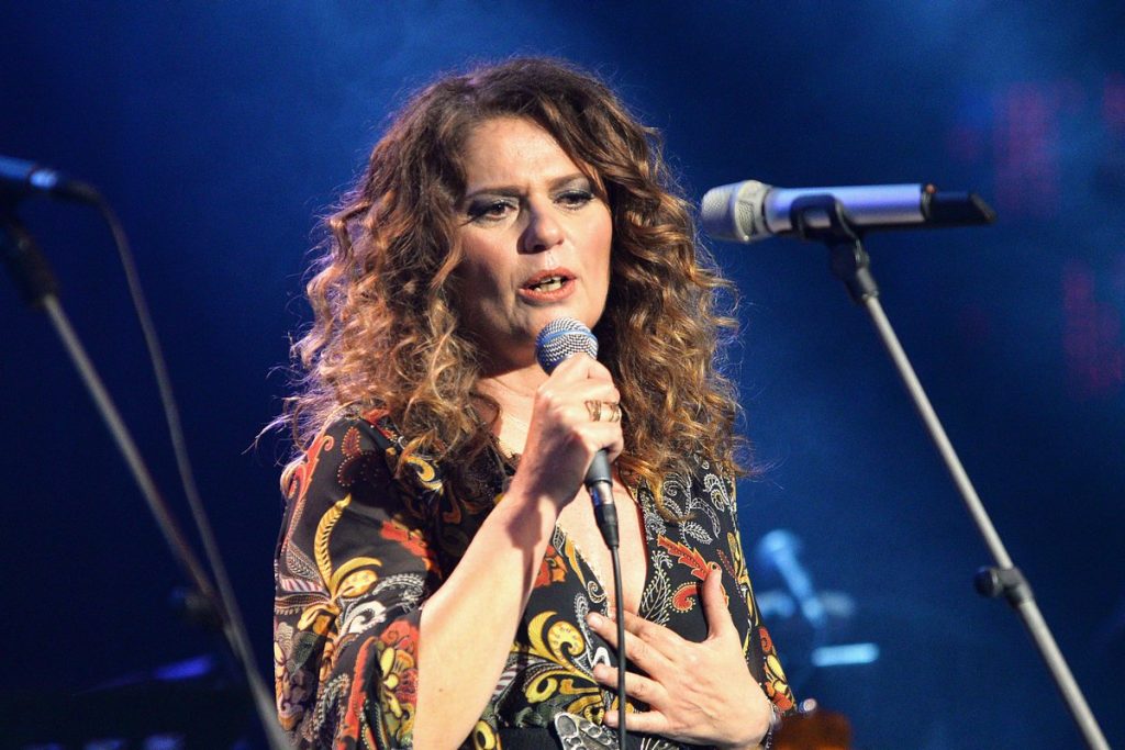 Ε.Τσαλιγοπούλου: «Μου έχουν γίνει προτάσεις να συμμετέχω σε τηλεοπτικά σόου αλλά δεν μου αρέσει να εκτίθεμαι»