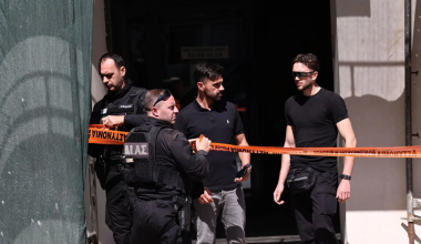 Ν.Κεραμέως για επίθεση στον ΕΦΚΑ Κεραμεικού: «Η σκέψη μας βρίσκεται με τον εργαζόμενο που τραυματίστηκε»