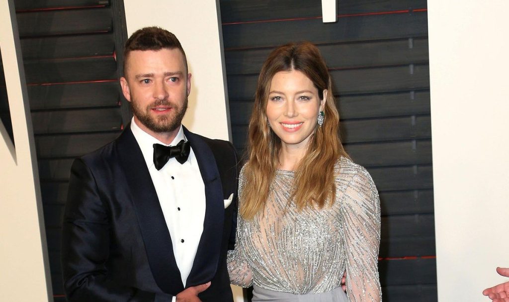 Εκνευρισμένη η εντυπωσιακή Τζέσικα Μπιέλ με τον Τ.Τίμπερλεϊκ: Tου δίνει τα παπούτσια στο χέρι – Τι την εξόργισε