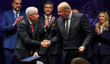 Οι ΗΠΑ υπέγραψαν συμφωνίες πολλών δισ. ευρώ με Κροατία και Αλβανία για Al και ενέργεια