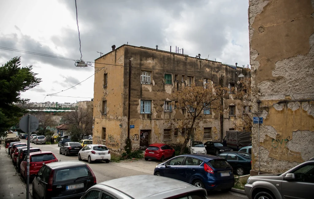 Περιφέρεια Αττικής για Λεωφ. Αλεξάνδρας: «Τα προσφυγικά επιστρέφουν εκεί όπου ανήκουν: στην κοινωνία»