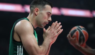O Παναθηναϊκός επιβεβαίωσε τα χειρότερα: Στο χειρουργείο ο Κώστας Σλούκας – Το χρονοδιάγραμμα της απουσίας του