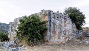 Σε εξέλιξη τα έργα αποκατάστασης της ακρόπολης στην αρχαία Πέλιννα