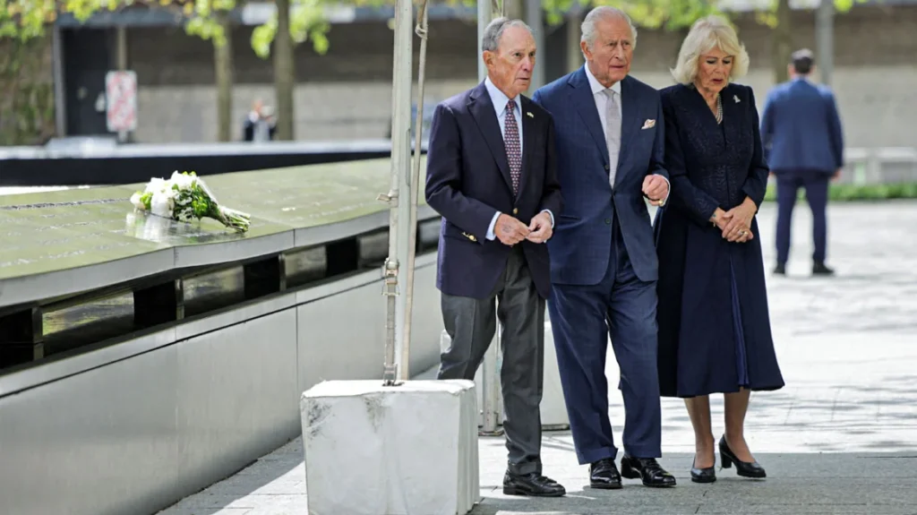 Κάρολος και Καμίλα: Επισκέφθηκαν το μνημείο των θυμάτων της 11ης Σεπτεμβρίου στη Νέα Υόρκη (φώτο)