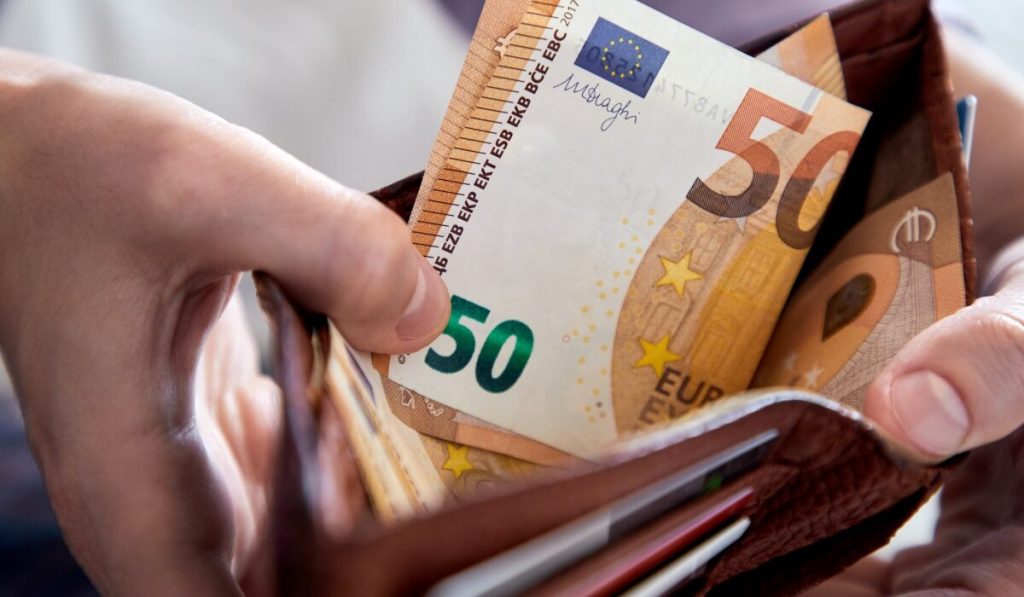 ΟΠΕΚΑ: Αυτά είναι τα επιδόματα που θα καταβληθούν αύριο 30 Απριλίου