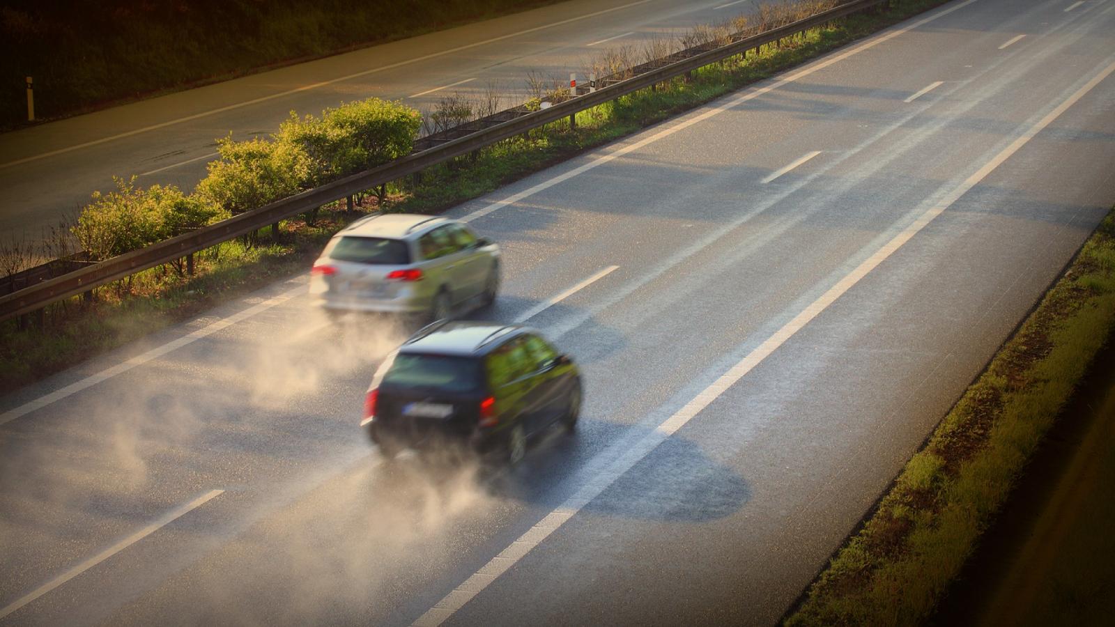 Η παράβαση που έχει «τσουχτερό» πρόστιμο 700 ευρώ και αφαίρεση διπλώματος του οδηγού για έναν μήνα