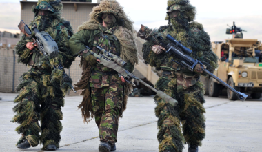 Δείτε βίντεο: Ρώσοι ελεύθεροι σκοπευτές εξοντώνουν σε κλάσματα δευτερολέπτου Ουκρανούς στρατιώτες