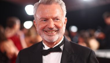 Ο Σαμ Νιλ έβαλε βαθιά το χέρι στην τσέπη για να ξεπεράσει τον καρκίνο – «Ήρθε η ώρα για άλλη μια ταινία» (βίντεο)