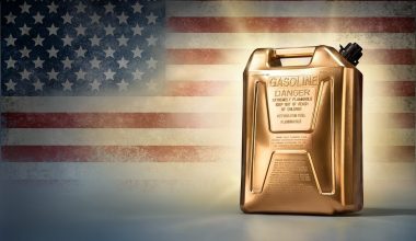 «Εκτοξεύθηκαν» οι τιμές των καυσίμων στις ΗΠΑ: Οι Αμερικανοί πλήρωσαν 4,18 δολάρια το γαλόνι