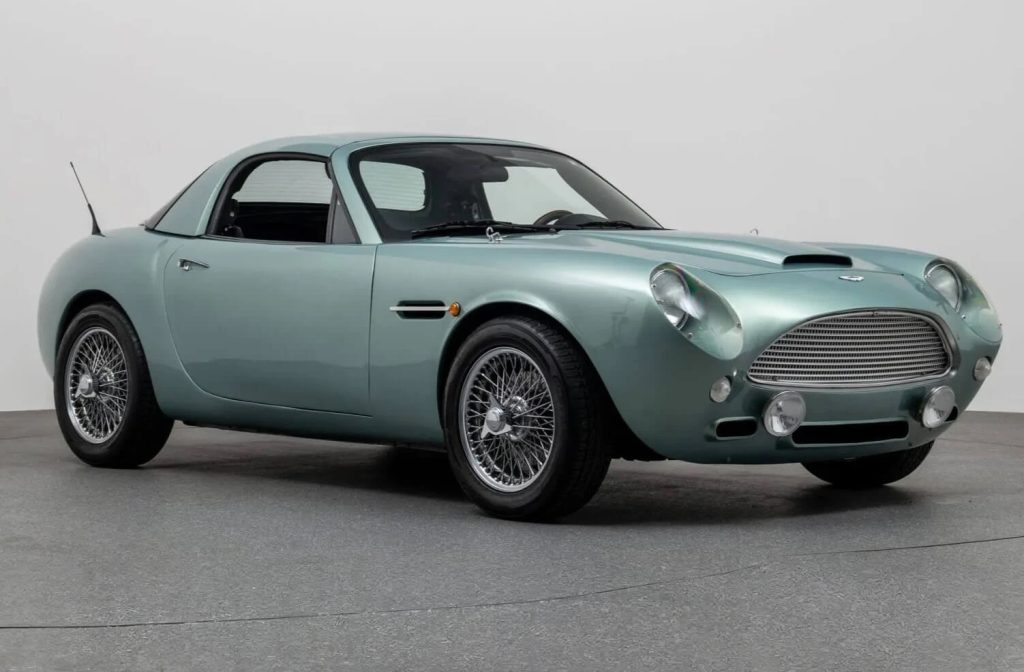 Aston Martin DB5 από πάνω, Mazda MX-5 από κάτω, ψήνεσαι;
