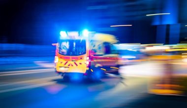 Πάτρα: Οδηγός αυτοκινήτου χτύπησε μηχανή με μητέρα και ανήλικο παιδί και τους εγκατέλειψε