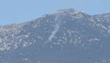 Φωτιά σε δασική έκταση στην Πάρνηθα – Πού διακόπηκε η κυκλοφορία (φώτο-βίντεο)