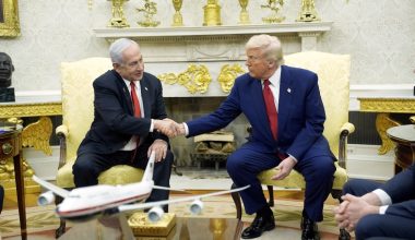 Ν.Τραμπ: «Είπα στον Μ.Νετανιάχου να διατάσσει μόνο “χειρουργικά” πλήγματα στον Λίβανο»