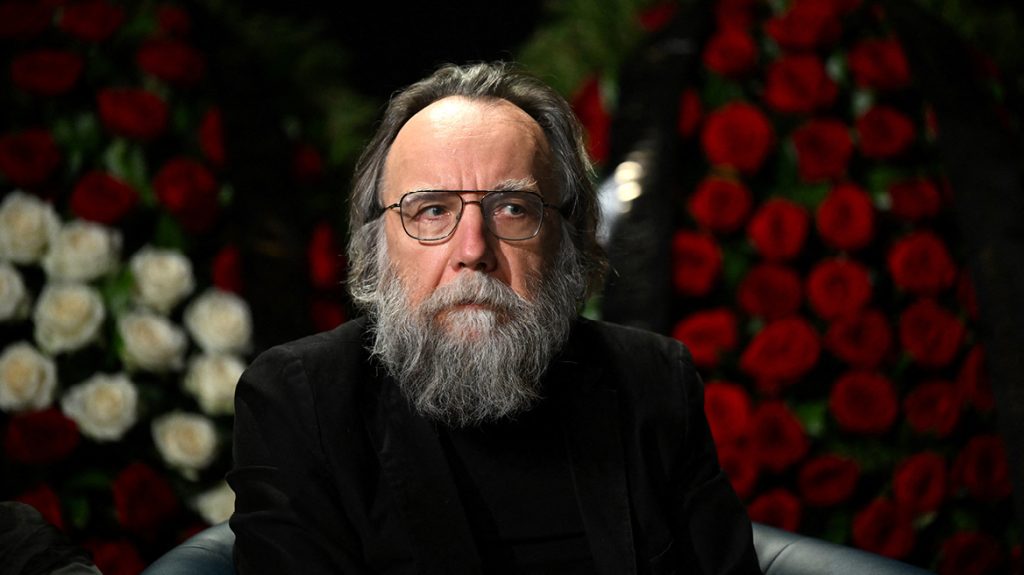 Α.Ντούγκιν: «Ο Πούτιν θα εξέταζε τον τερματισμό του πολέμου στην Ουκρανία αν το Κίεβο επανερχόταν σε ρωσικό έλεγχο»
