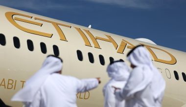 Τα ΗΑΕ απολύουν Πακιστανούς που εργάζονται στην Etihad Airways και προχωρούν σε άμεση απέλαση