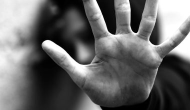 Σάλος στην Σουηδία: Καταδικασμένος βιαστής & βασανιστής γυναικών αποζημιώθηκε με 87.000 ευρώ για… άδικη φυλάκιση!