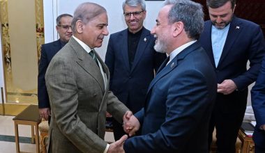 Ιράν: Απέσυρε τον όρο για την άρση του ναυτικού αποκλεισμού για την επανέναρξη των διαπραγματεύσεων