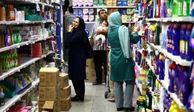 Έκκληση από  Μοτζταμπά Χαμενεΐ σε ιρανικές επιχειρήσεις να μην προχωρήσει σε απολύσεις εργαζομένων