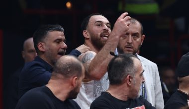 Αφού προκάλεσε χάος στο παιχνίδι με τον Ολυμπιακό τώρα ο Μάικ Τζέιμς ζητά συγγνώμη