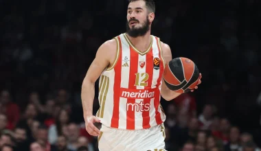 Νίκολα Κάλινιτς: Μαινόμενος ο παίκτης του Ερυθρού Αστέρα έριξε μπουνιά στον αντίπαλό του (βίντεο)