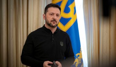 Β.Ζελένσκι: «Το Κίεβο κατέγραψε ασυνήθιστη δραστηριότητα στα σύνορα Ουκρανίας-Λευκορωσίας»