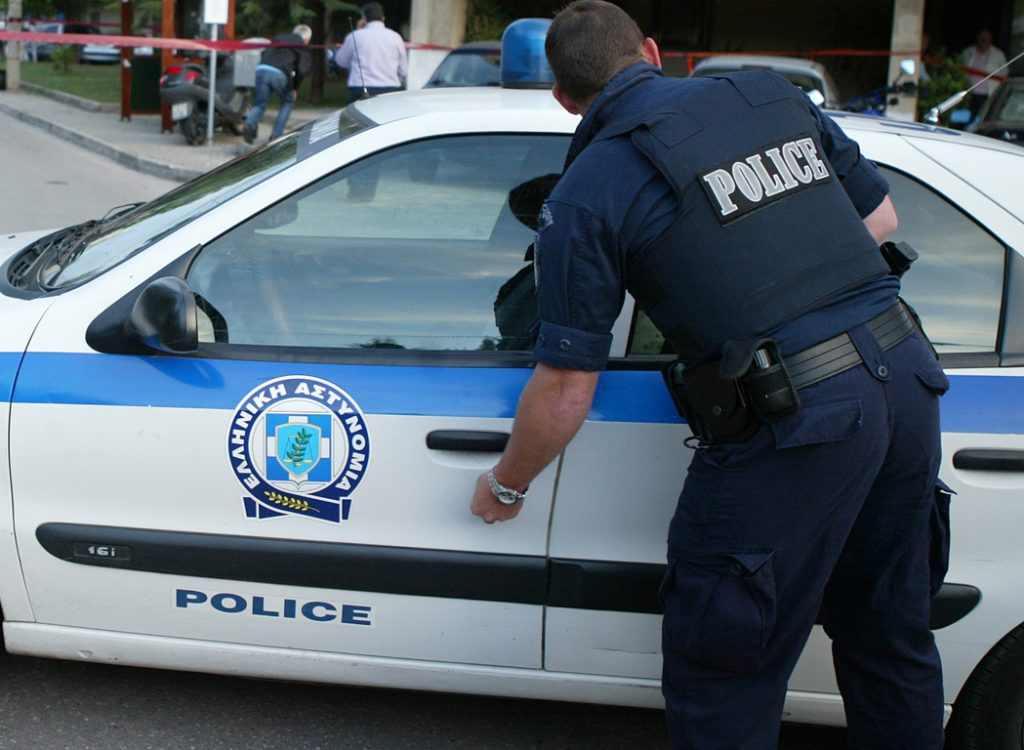 Λαμία: Τρεις ανήλικες Ρομά κλωτσούσαν και τραβούσαν τα μαλλιά 13χρονης μαθήτριας