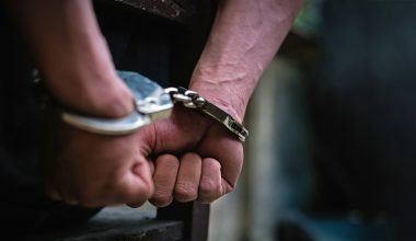 Μπαράζ συλλήψεων σε Θεσσαλονίκη και Χαλκιδική: Χειροπέδες σε αλλοδαπούς, ηλικιωμένους, ανηλίκους & εμπόρους ουσιών