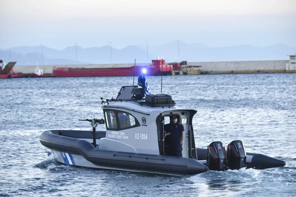 Χειροπέδες σε Αζέρο διακινητή αλλοδαπών: Έπαιρνε 5.000 ευρώ το κεφάλι για να τους φέρνει παράνομα στη χώρα μας