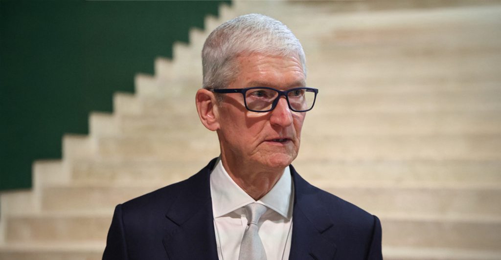 Τιμ Κουκ: Ο CEO της Apple όρισε τον διάδοχό του – Γιατί επέλεξε να εγκαταλείψει τώρα την εταιρεία (φωτο)