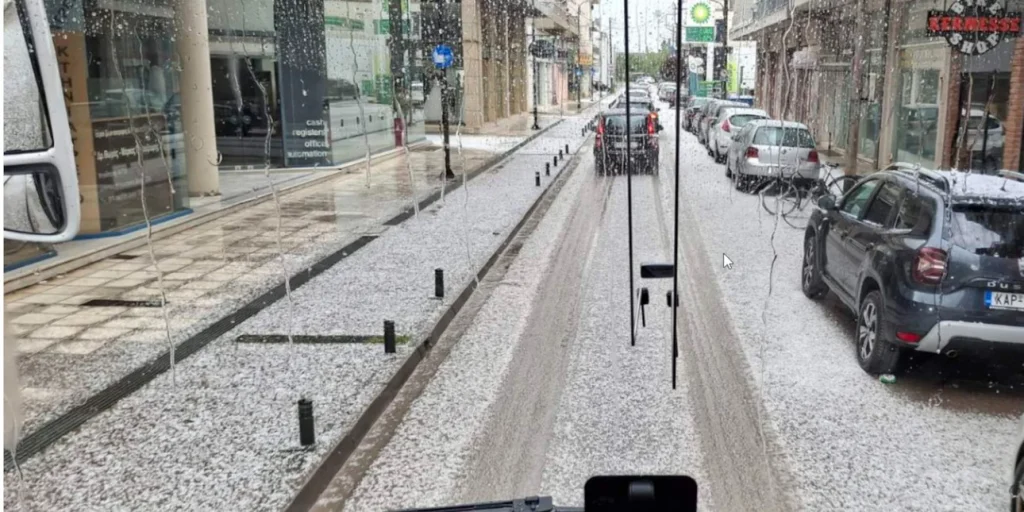Ισχυρή χαλαζόπτωση έπληξε την Καρδίτσα: Δείτε εικόνες