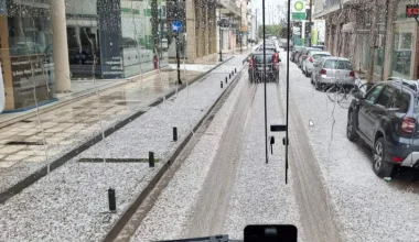 Ισχυρή χαλαζόπτωση έπληξε την Καρδίτσα: Δείτε εικόνες