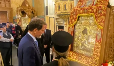 Στο Μεσολόγγι ο Παύλος Ντε Γκρες: Προσκύνησε την εικόνα της Παναγίας «Άξιον Εστί» (φωτογραφίες)
