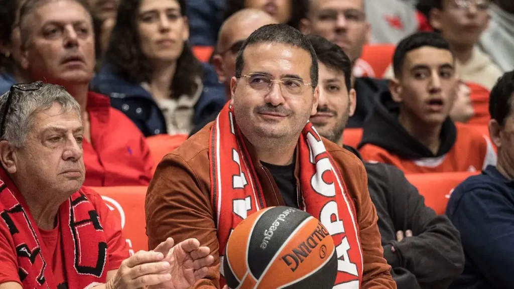 Τρόμος στον αέρα: Το τζετ του προέδρου της Χαποέλ συγκρούστηκε με σμήνος πουλιών