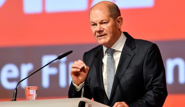 Ο.Σολτς: «Κάποτε η Γερμανία ήταν χώρα μηχανικών τώρα είναι χώρα δικηγόρων»
